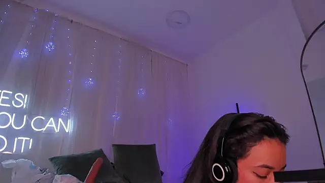 Snapshot of carolgaita chatting on 3, 2, 2025 carolgaita online show from 3, 2, 2025