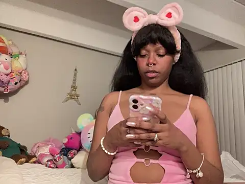 Snapshot of bunnypillow chatting on 12, 12, 2024 bunnypillow online show from 12, 12, 2024