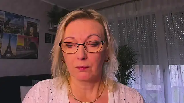 vanessa chat online show from 11, 11, 2025