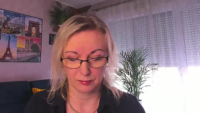 vanessa chat online show from 11, 3, 2026