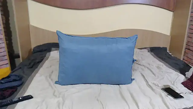 Snapshot of EvelyneFlirtyMilf chatting on 14, 3, 2025 EvelyneFlirtyMilf online show from 14, 3, 2025