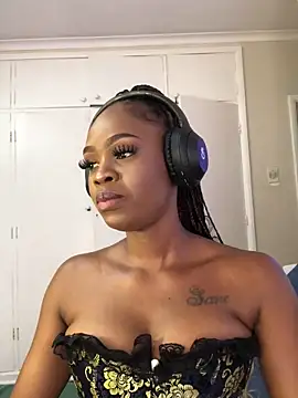 LuciousLips96 online show from 22, 10, 2025