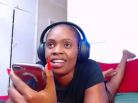 LuciousLips96 online show from 25, 11, 2025