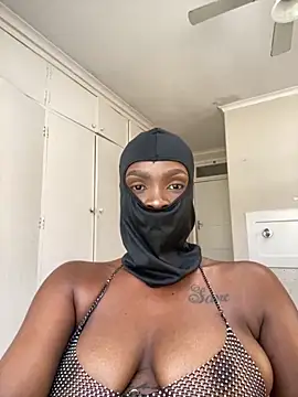 LuciousLips96 online show from 26, 2, 2026