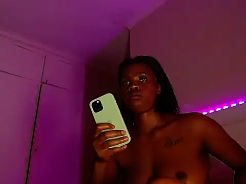 LuciousLips96 online show from 11, 5, 2026