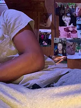 Snapshot of Tristris100 chatting on 4, 2, 2025 Tristris100 online show from 4, 2, 2025