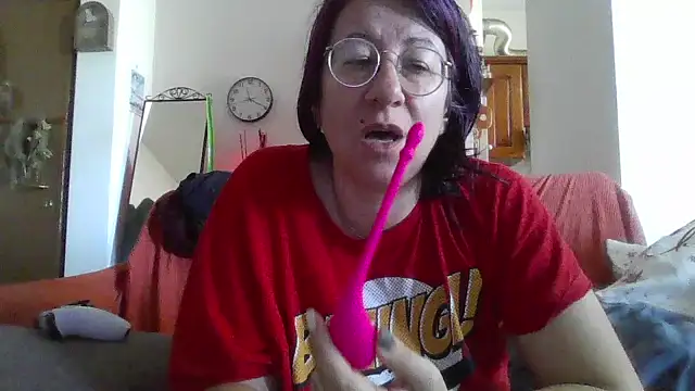 Snapshot of milkarock chatting on 7, 4, 2026 milkarock online show from 7, 4, 2026