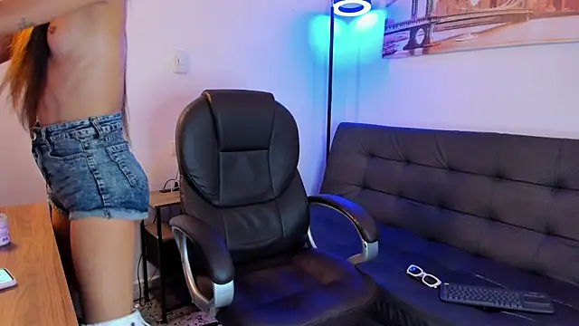 Snapshot of secretgreisy_ chatting on 6, 1, 2026 secretgreisy online show from 6, 1, 2026