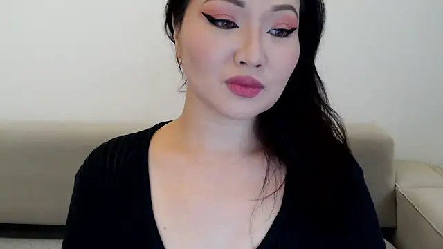 Snapshot of DanyMin chatting on 6, 11, 2025 DanyMin online show from 6, 11, 2025