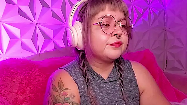 Satyn doll online show from 9, 11, 2025