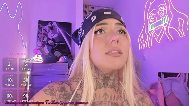 cute catlyn online show from 5, 3, 2025