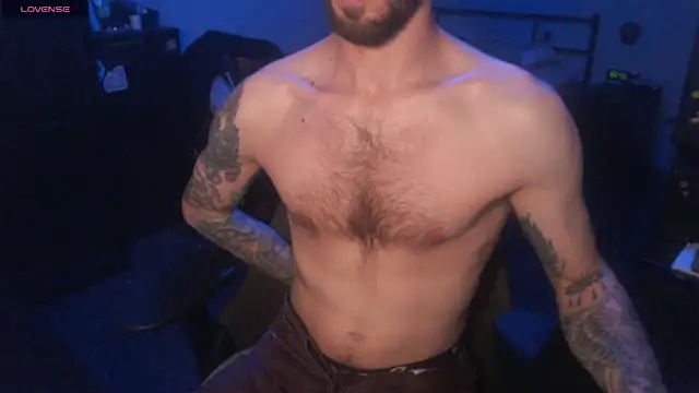 SexxxyLouis online show from 24, 10, 2025