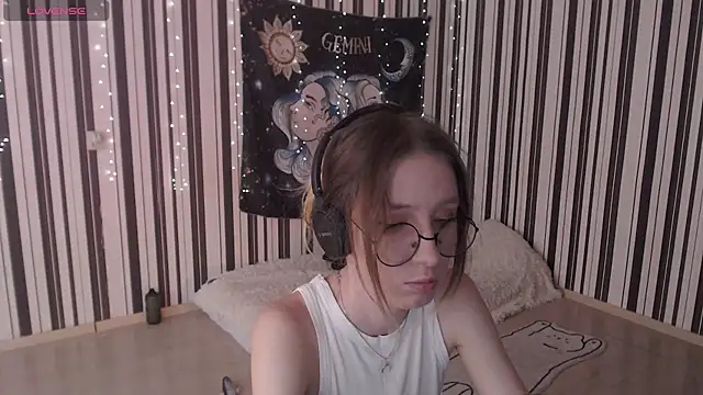  Hanna Moon  online show from 19, 9, 2025