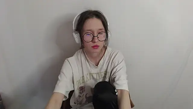  Hanna Moon  online show from 10, 4, 2026