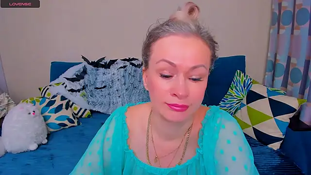 EllenMoore online show from 29, 10, 2025