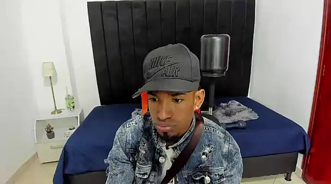 Snapshot of anhtony_wayans chatting on 18, 12, 2024 anhtony wayans online show from 18, 12, 2024