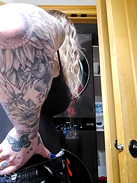 LilyOrion online show from 6, 2, 2025