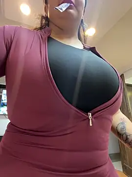 Snapshot of milly_cruz chatting on 20, 3, 2026 milly cruz online show from 20, 3, 2026