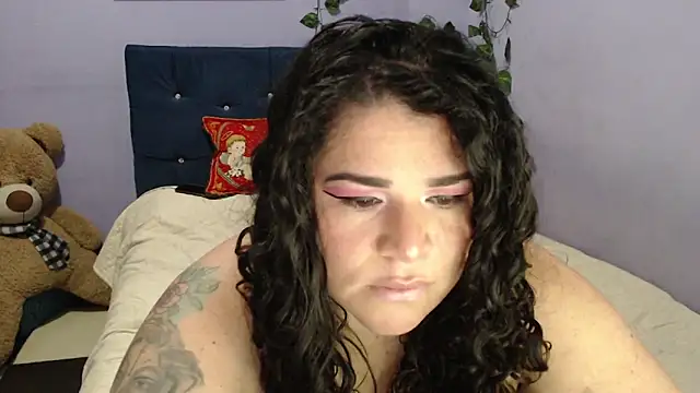 Snapshot of ANGELIQUE_KLANE chatting on 20, 12, 2024 ANGELIQUE KLANE online show from 20, 12, 2024