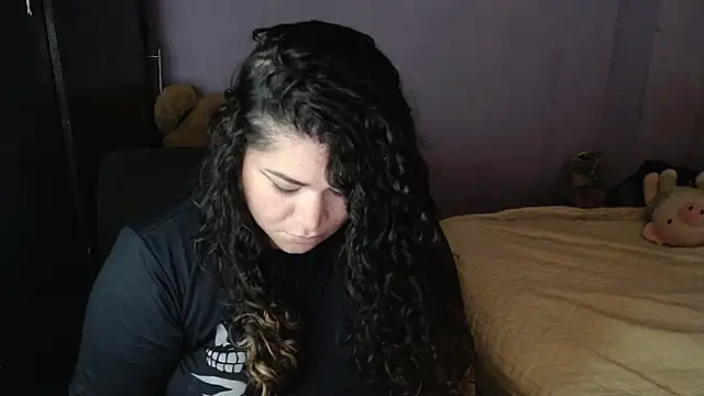 Snapshot of ANGELIQUE_KLANE chatting on 12, 1, 2025 ANGELIQUE KLANE online show from 12, 1, 2025
