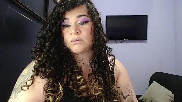 Snapshot of ANGELIQUE_KLANE chatting on 4, 2, 2025 ANGELIQUE KLANE online show from 4, 2, 2025