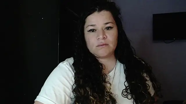 Snapshot of ANGELIQUE_KLANE chatting on 21, 2, 2025 ANGELIQUE KLANE online show from 21, 2, 2025