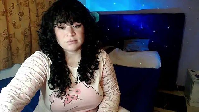 Snapshot of ANGELIQUE_KLANE chatting on 1, 10, 2025 ANGELIQUE KLANE online show from 1, 10, 2025