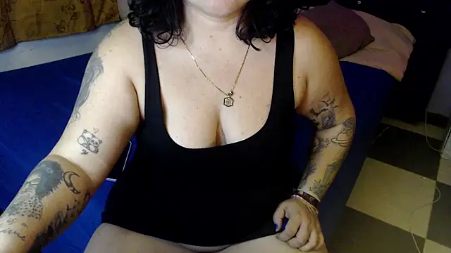 Snapshot of ANGELIQUE_KLANE chatting on 15, 10, 2025 ANGELIQUE KLANE online show from 15, 10, 2025