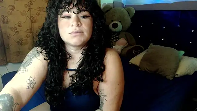 Snapshot of ANGELIQUE_KLANE chatting on 17, 10, 2025 ANGELIQUE KLANE online show from 17, 10, 2025