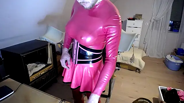 Snapshot of Kinkidani86 chatting on 9, 10, 2025 Kinkidani86 online show from 9, 10, 2025