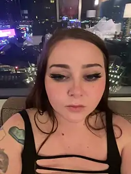 Snapshot of Kira_tattoo chatting on 22, 2, 2025 Kira tattoo online show from 22, 2, 2025