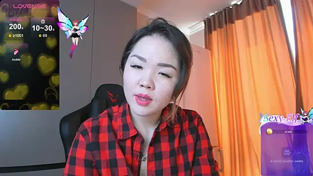 Snapshot of azure_moon2 chatting on 4, 3, 2025 azure moon2 online show from 4, 3, 2025