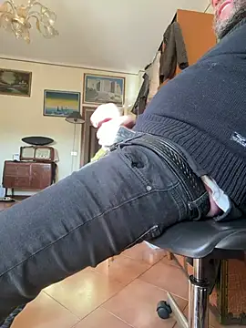 Snapshot of SsdobermannsS chatting on 17, 4, 2026 SsdobermannsS online show from 17, 4, 2026