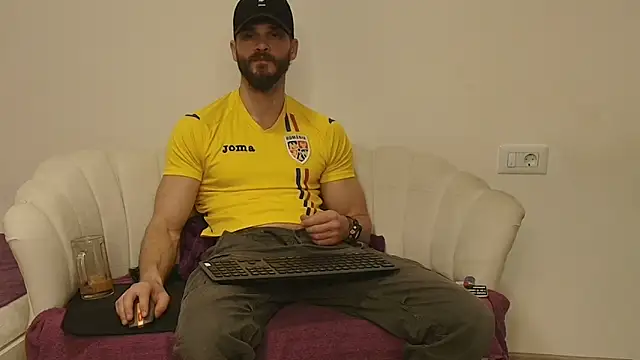 Snapshot of MauroTwin chatting on 4, 3, 2026 MauroTwin online show from 4, 3, 2026