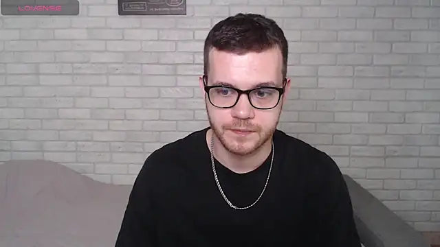 Snapshot of Alexxx_horny chatting on 21, 5, 2026 Alexxx horny online show from 21, 5, 2026