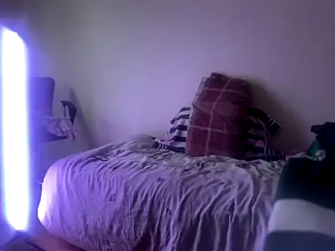 Snapshot of Czechyoungboy chatting on 28, 10, 2025 Czechyoungboy online show from 28, 10, 2025