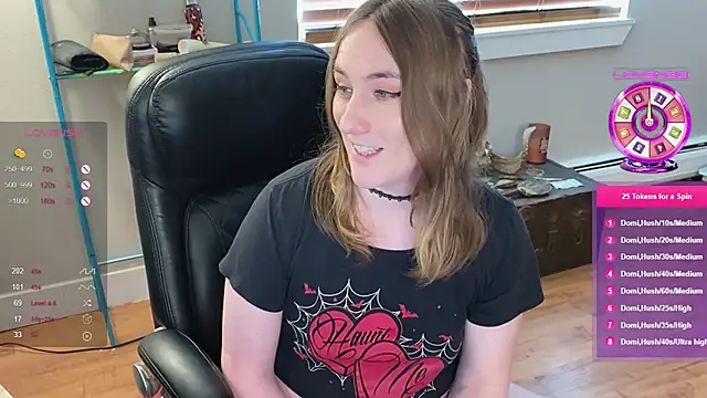 luluvaladon online show from 24, 2, 2025