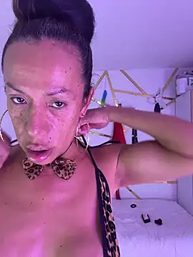 Snapshot of YOURSDEBORA chatting on 2, 6, 2026 YOURSDEBORA online show from 2, 6, 2026