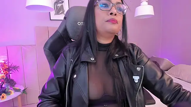 Inndrahot online show from 19, 1, 2025