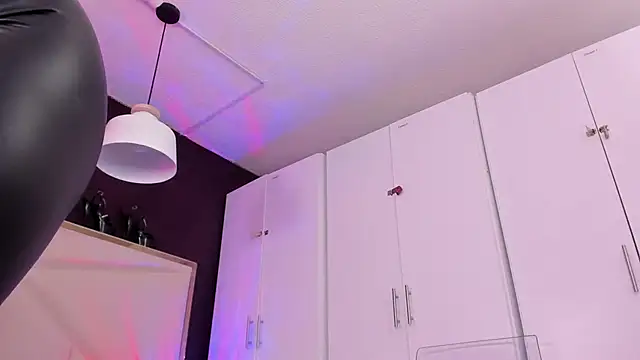 Inndrahot online show from 19, 4, 2026