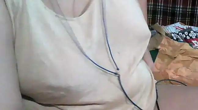 Snapshot of giga-bite chatting on 5, 3, 2025 giga-bite online show from 5, 3, 2025