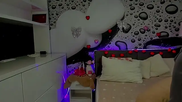 AlmaFancy online show from 2, 2, 2026