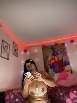 Snapshot of Emma_Brown_12 chatting on 23, 4, 2026 Emma Brown 12 online show from 23, 4, 2026