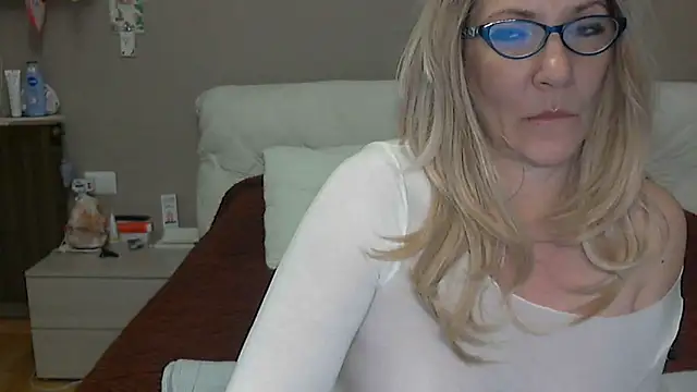 Snapshot of -K-- chatting on 24, 3, 2026 -K-- online show from 24, 3, 2026