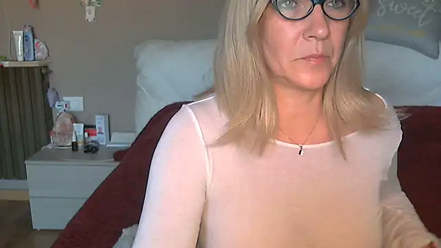 Snapshot of -K-- chatting on 8, 4, 2026 -K-- online show from 8, 4, 2026