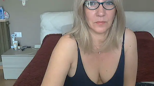 Snapshot of -K-- chatting on 14, 4, 2026 -K-- online show from 14, 4, 2026