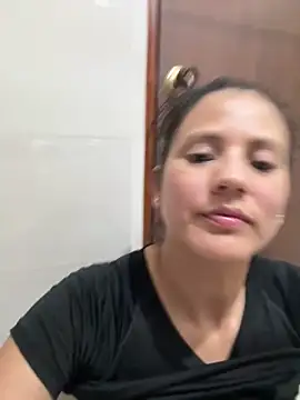 Snapshot of mahia_queen chatting on 13, 5, 2026 mahia queen online show from 13, 5, 2026