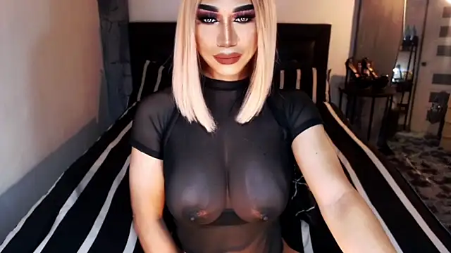 Snapshot of MassiveCockxMistress chatting on 10, 4, 2026 MassiveCockxMistress online show from 10, 4, 2026