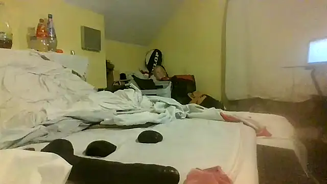 Snapshot of londonfuckwhore chatting on 2, 12, 2024 londonfuckwhore online show from 2, 12, 2024