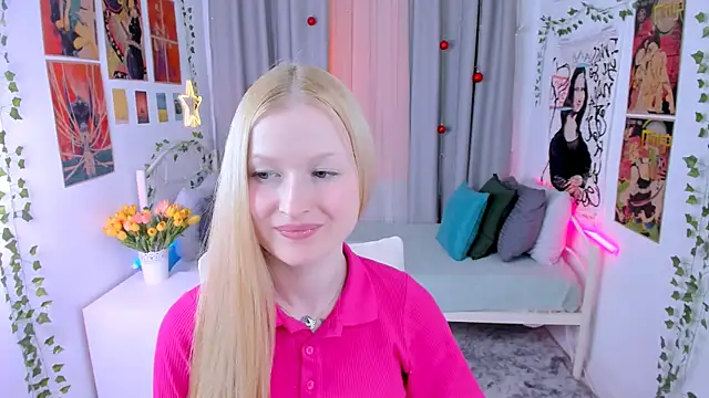 Snapshot of Laly_Peach chatting on 13, 12, 2024 Laly Peach online show from 13, 12, 2024